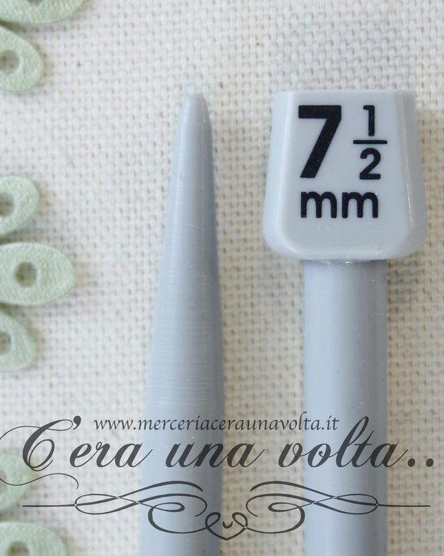 Ferri per maglia in Plastica Misure da MM 7,5 a MM 15
