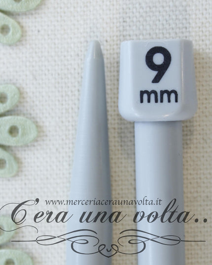 Ferri per maglia in Plastica Misure da MM 7,5 a MM 15