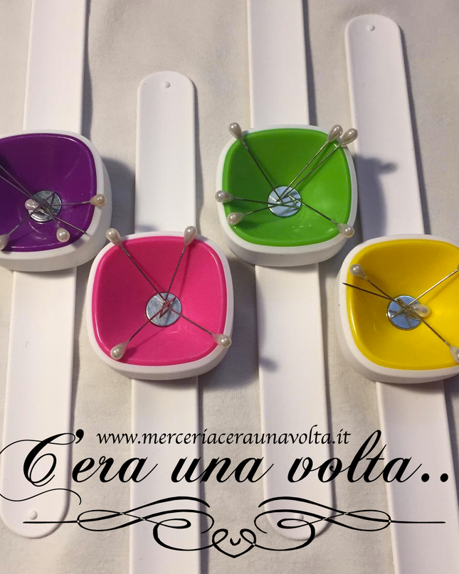 Puntaspilli magnetico da polso