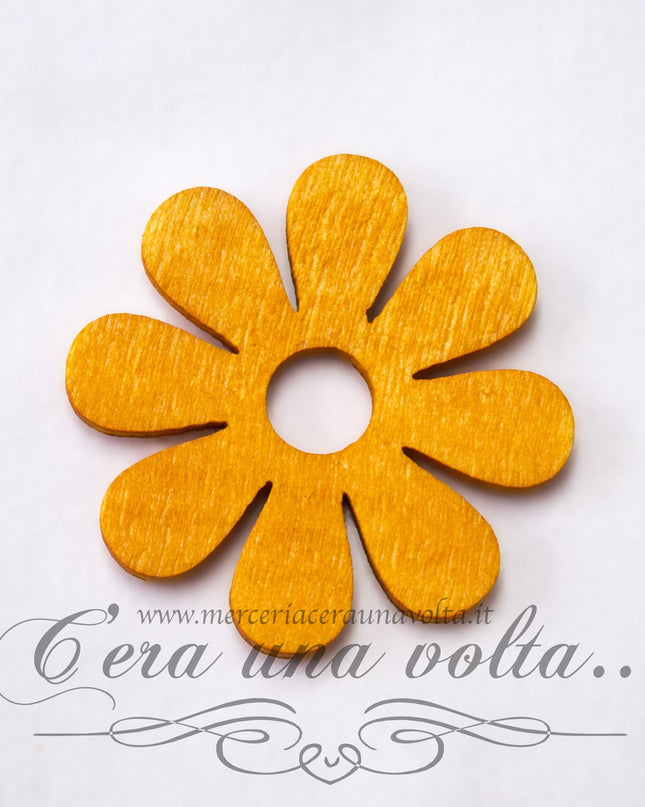 Decoro in legno fiore