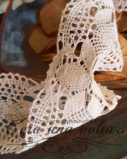 Pizzo tramezzo Levor lavorazione a fusello