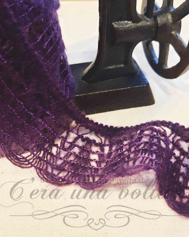Pizzo smerlato in lana elasticizzato