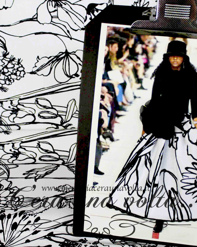 Tessuto Black e White Floreale