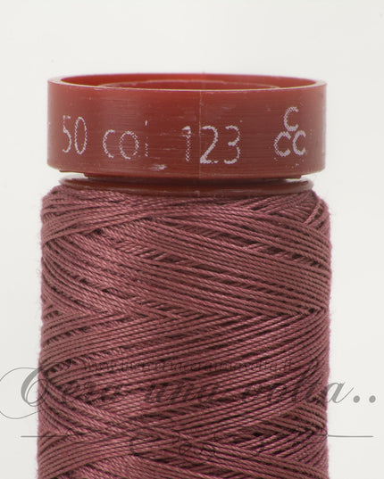 Filo da cucire titolo 50