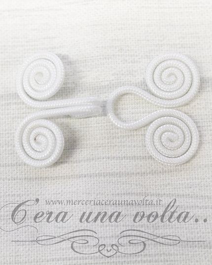 Ganci e occhielli rivestiti bianchi