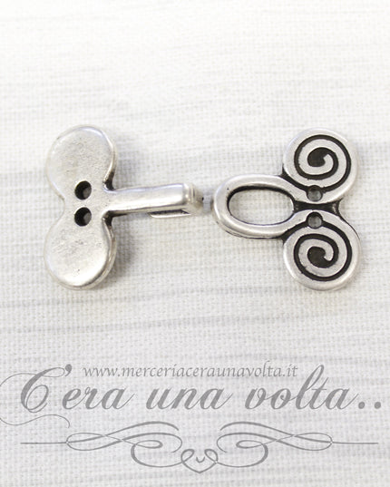 Ganci e occhielli rodiati